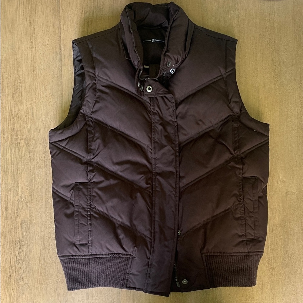 GAP Womens Quilted Puffer Vest - Brown